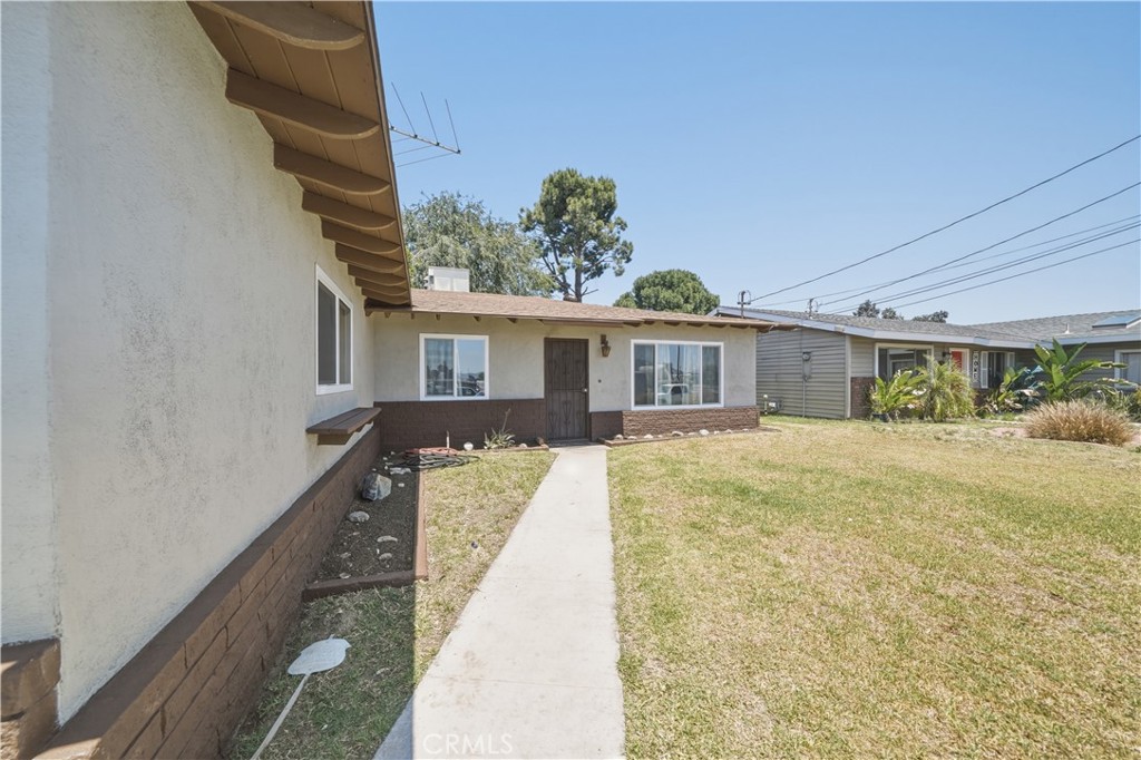 14732 Whittram Property Photo 2