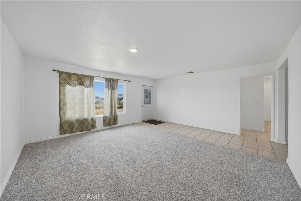 14732 Whittram Property Photo 5