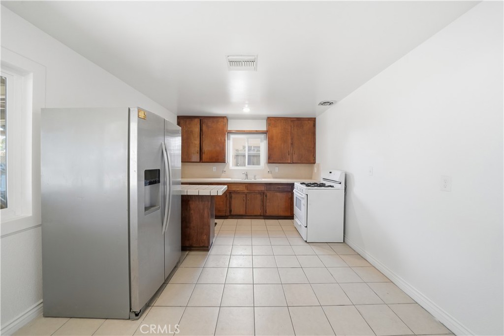 14732 Whittram Property Photo 7