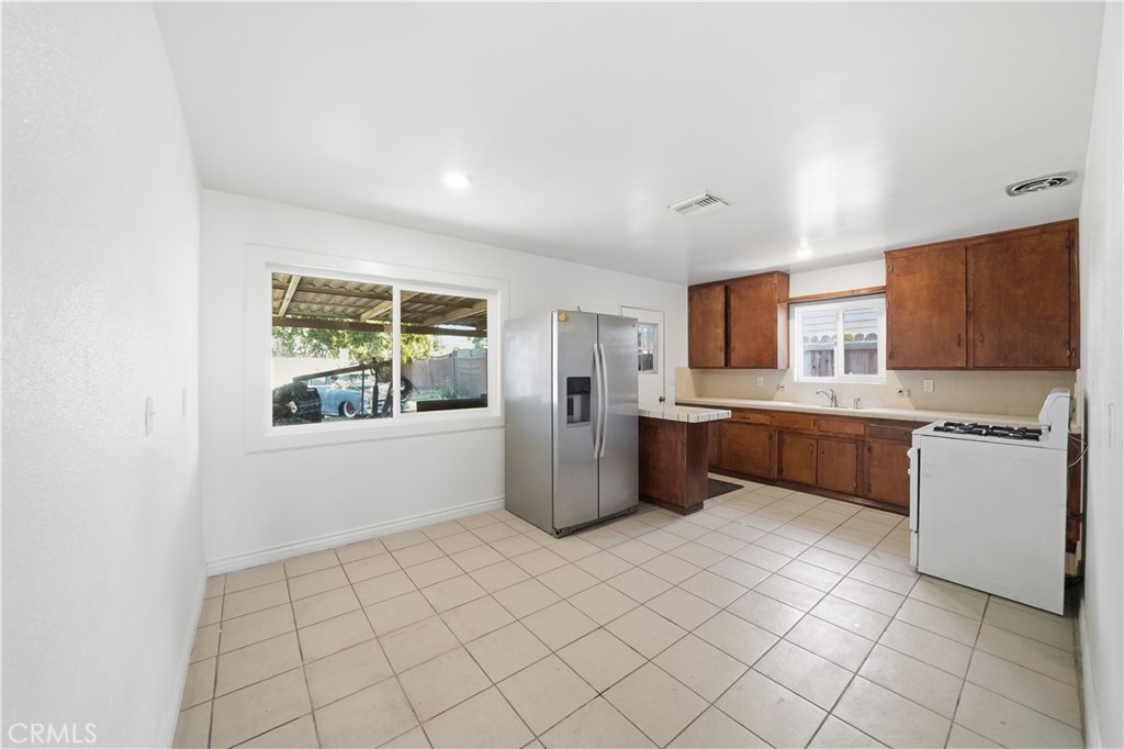 14732 Whittram Property Photo 8