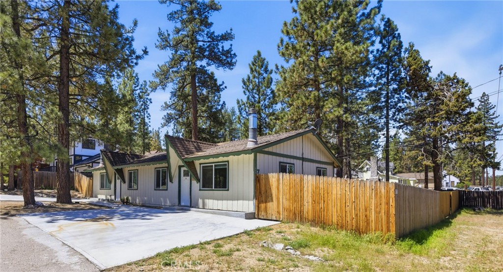 744 E Big Bear Property Photo 3