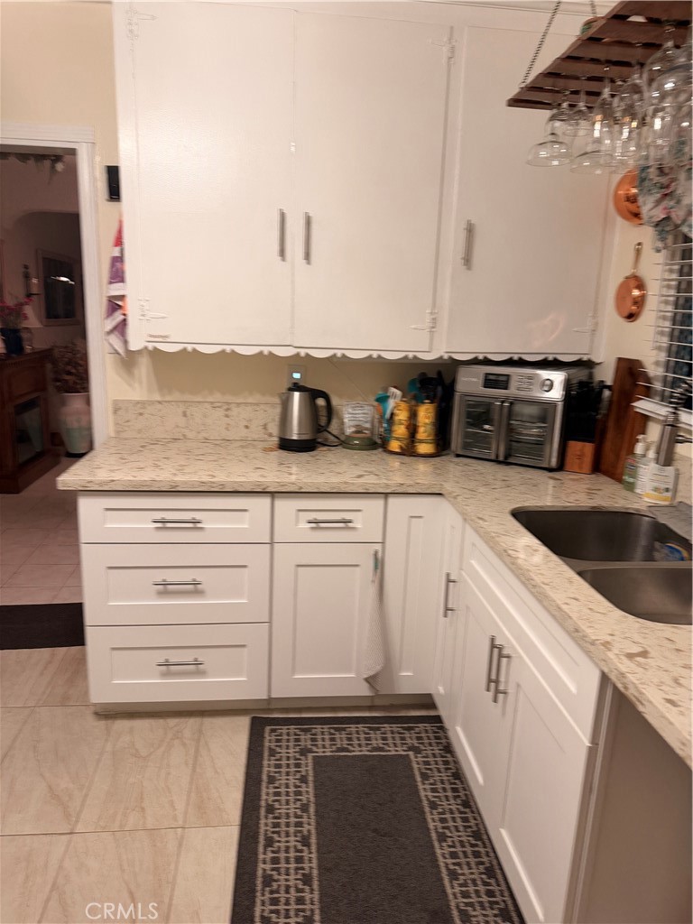 444 W Buckthorn Property Photo 22