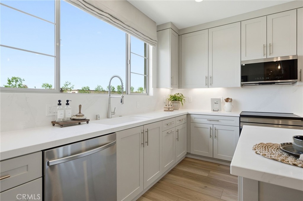 10720 Golden Koi A Property Photo 10