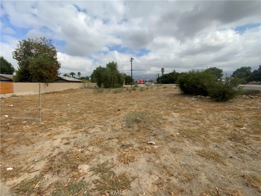 25338 4th Property Photo 2
