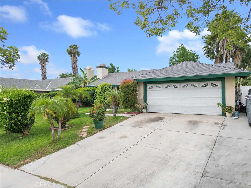 5242 La Salle Property Photo 3
