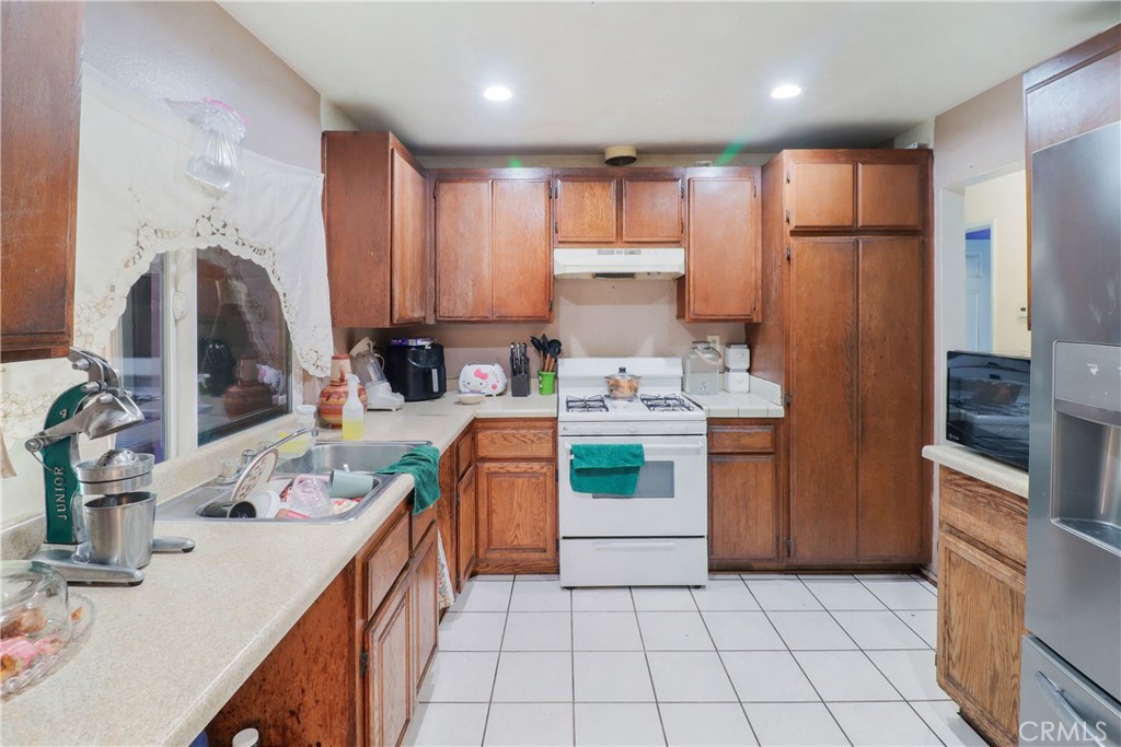 5242 La Salle Property Photo 10