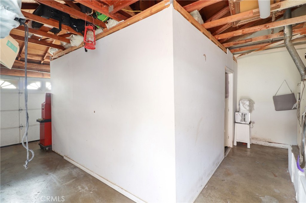 5242 La Salle Property Photo 21