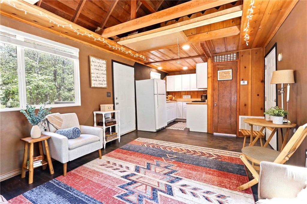 222 Craghill Property Photo 4