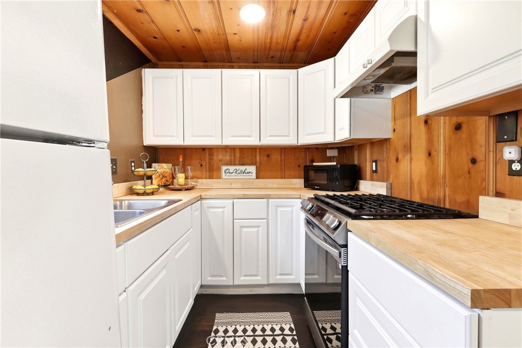 222 Craghill Property Photo 10