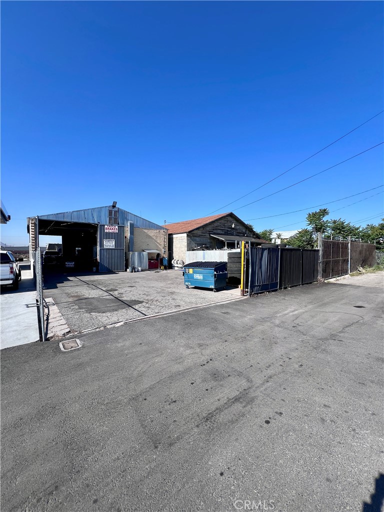 695 E Valley Property Photo 4