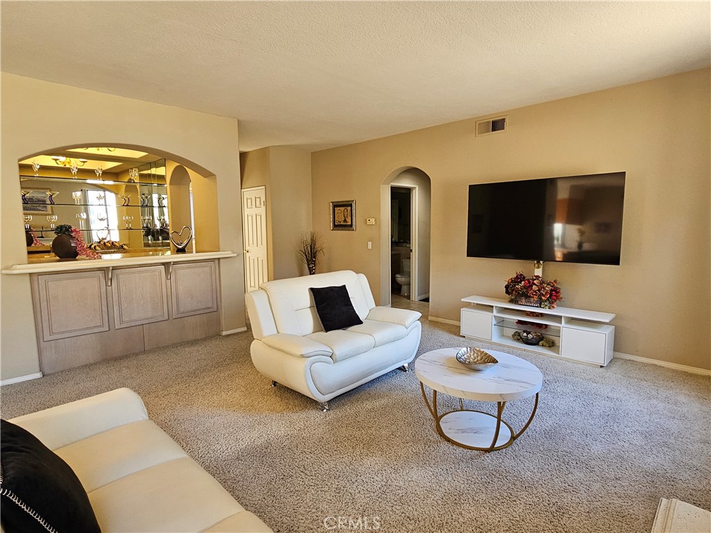 1050 Ginger Circle Property Photo 9