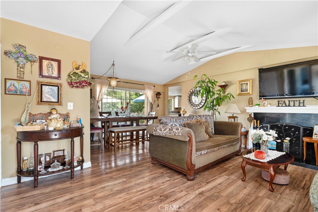 17913 E Kelby Street Property Photo 4
