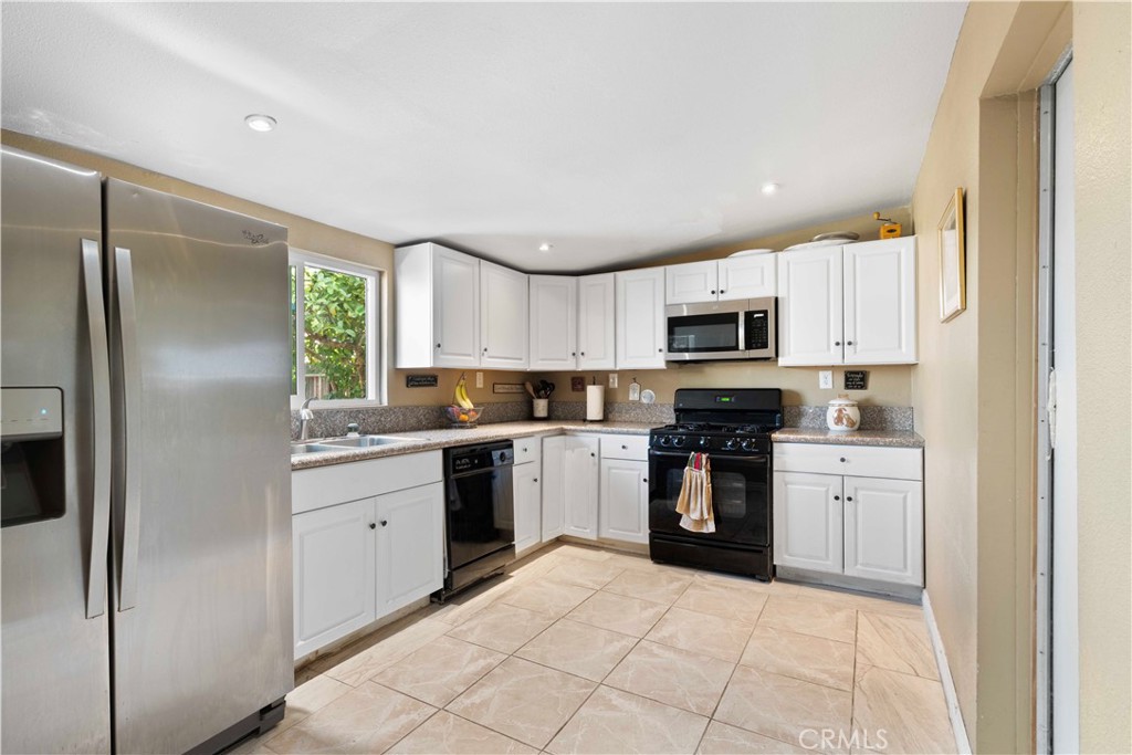 17913 E Kelby Street Property Photo 6