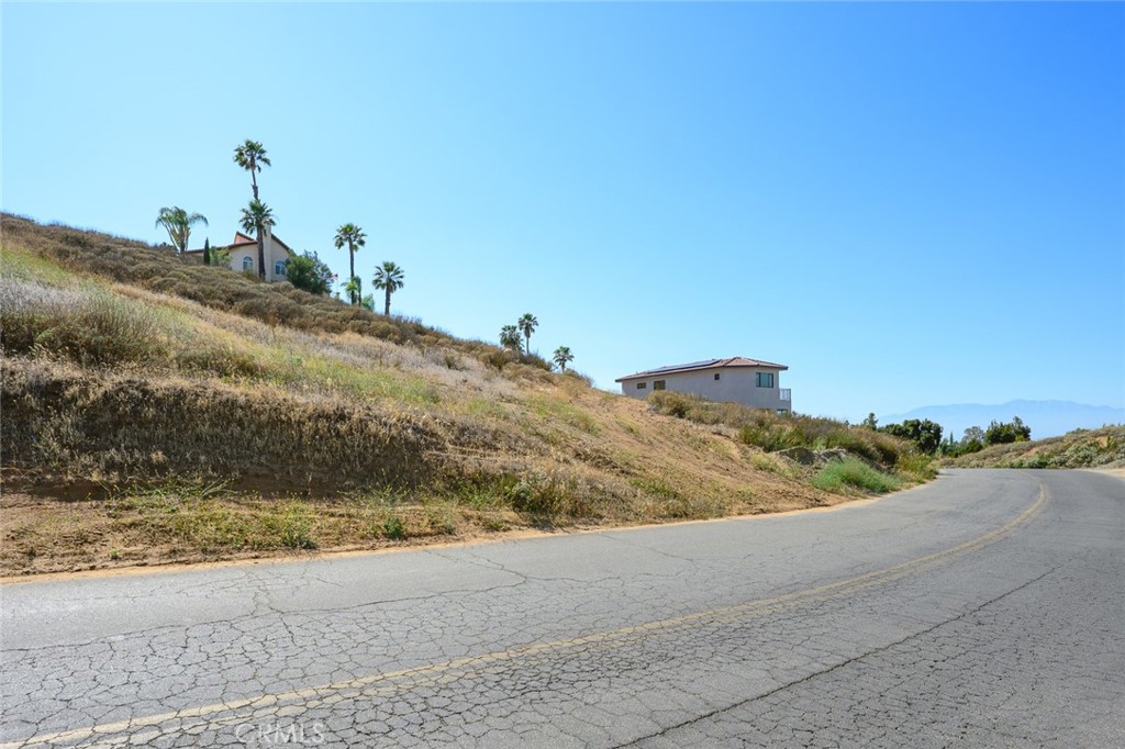 16527 Canyon Ridge Drive Property Photo 3