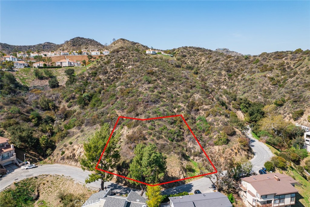2745 Kennington Drive Property Photo 3