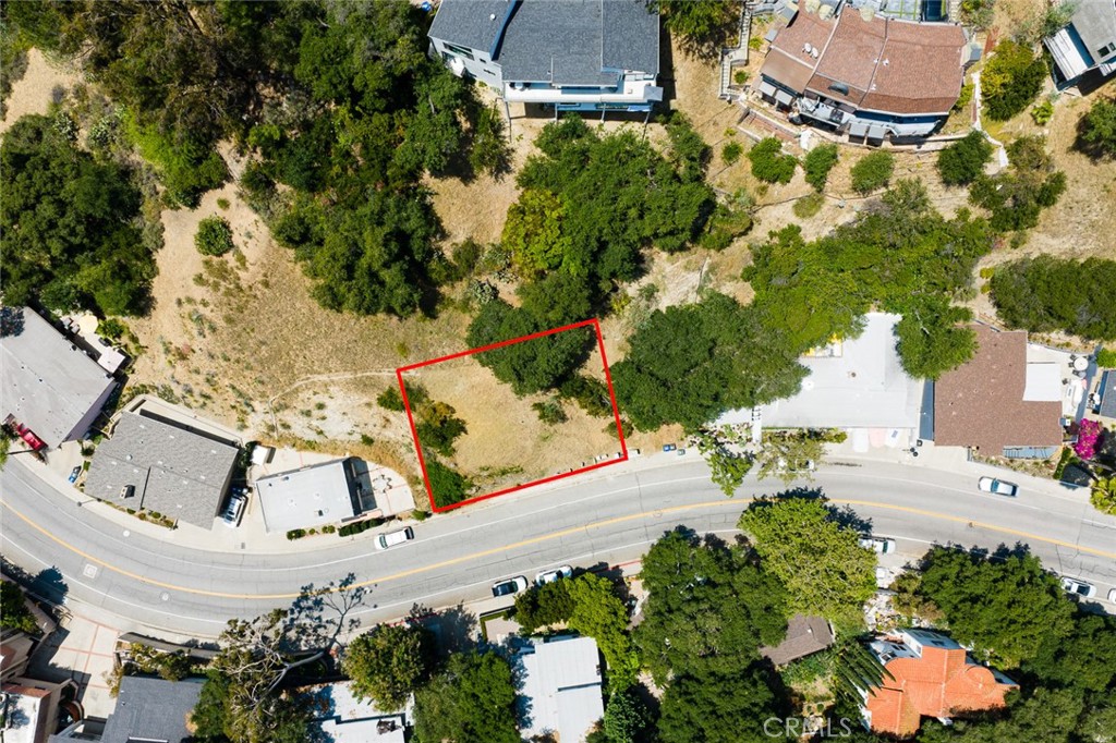 2589 E Chevy Chase Drive Property Photo 4