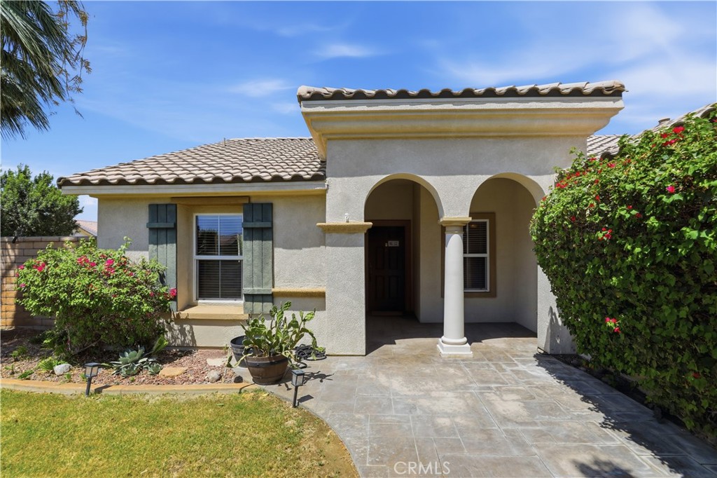 41425 Farmer Court Property Photo 5