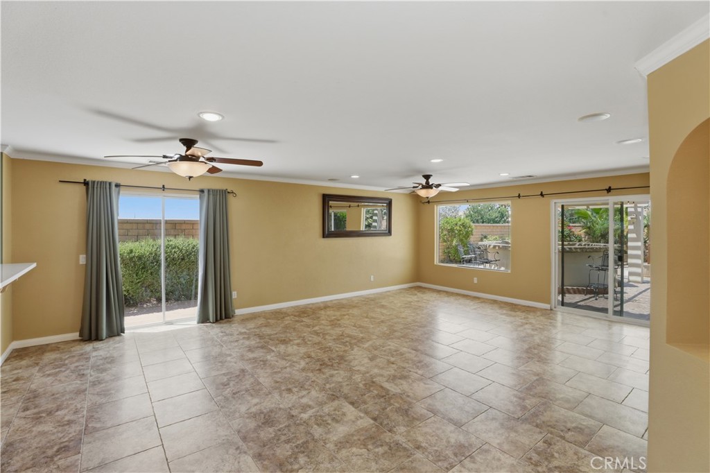 41425 Farmer Court Property Photo 8