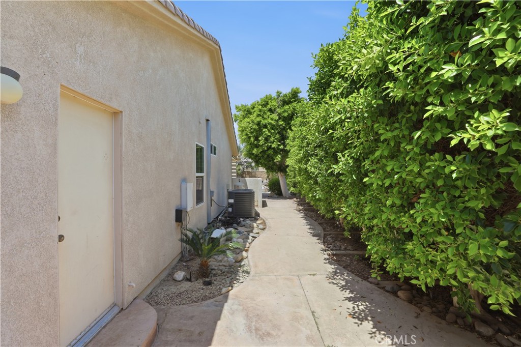 41425 Farmer Court Property Photo 42