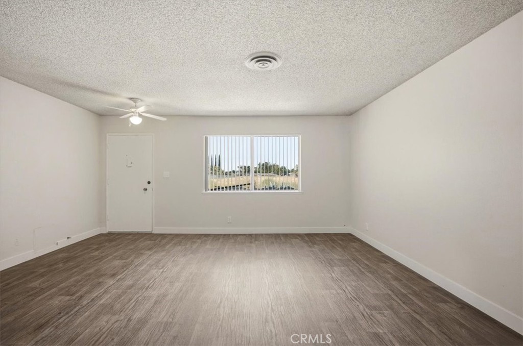 26124 New Chicago Property Photo 14