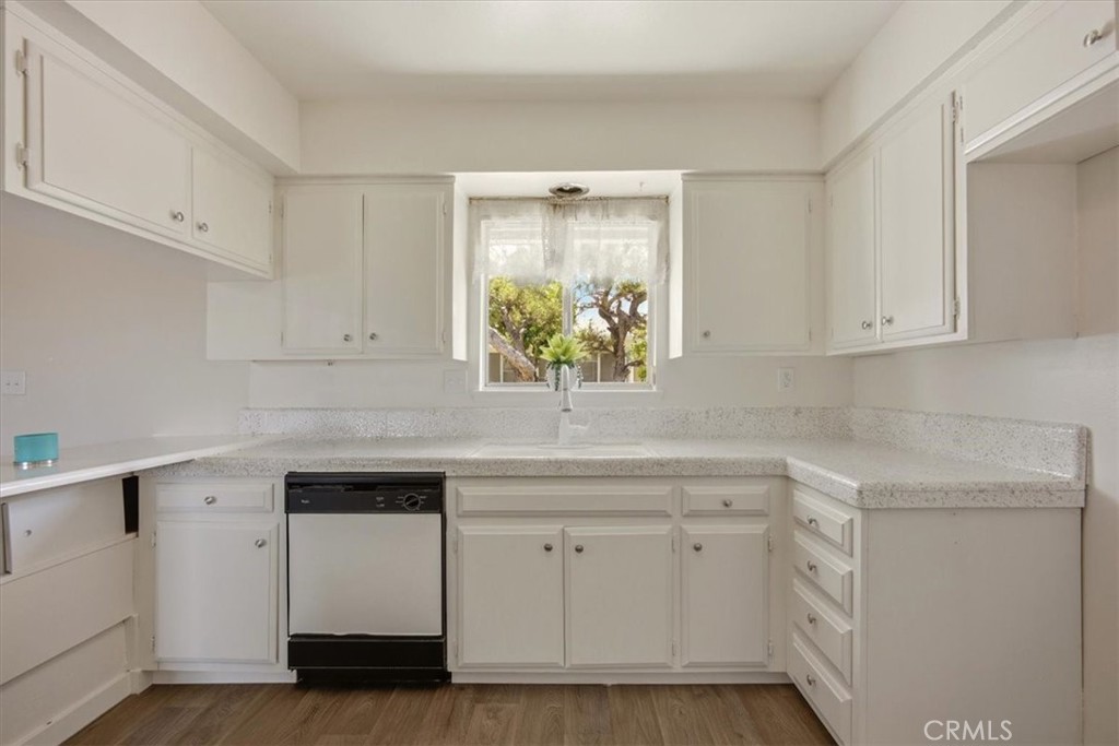26124 New Chicago Property Photo 17