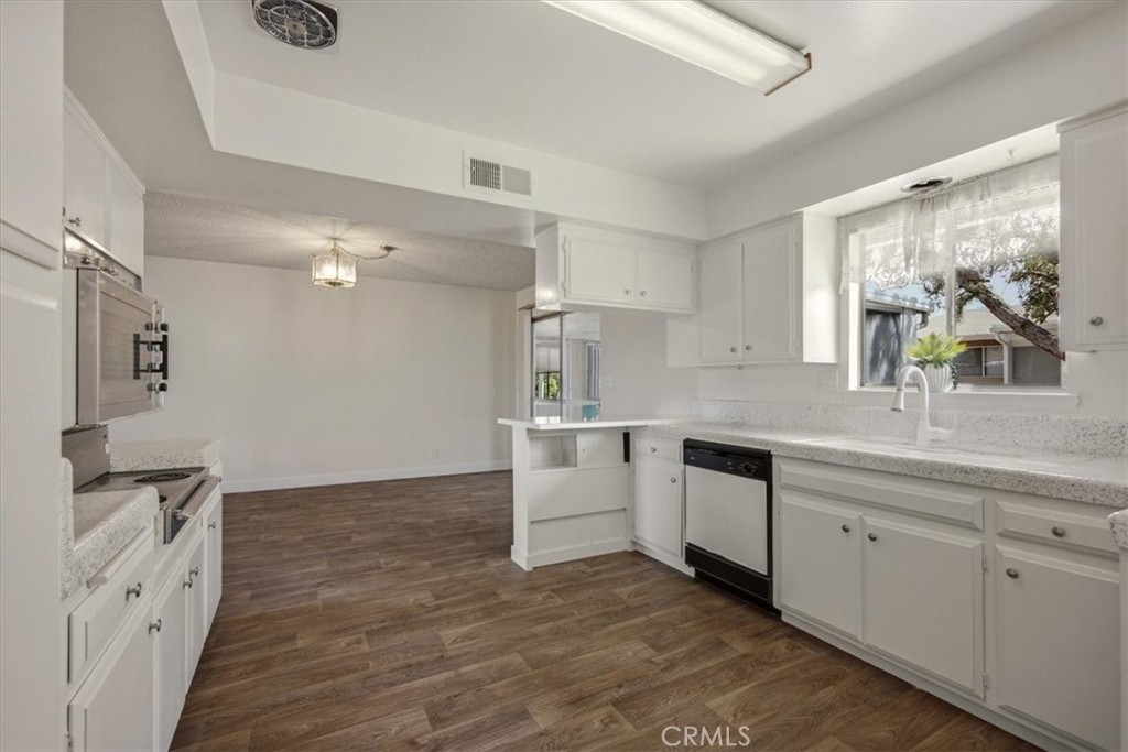 26124 New Chicago Property Photo 18