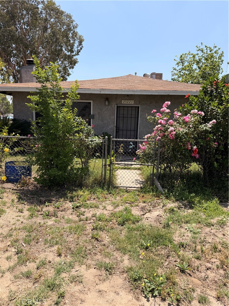 25233 5th Property Photo 1