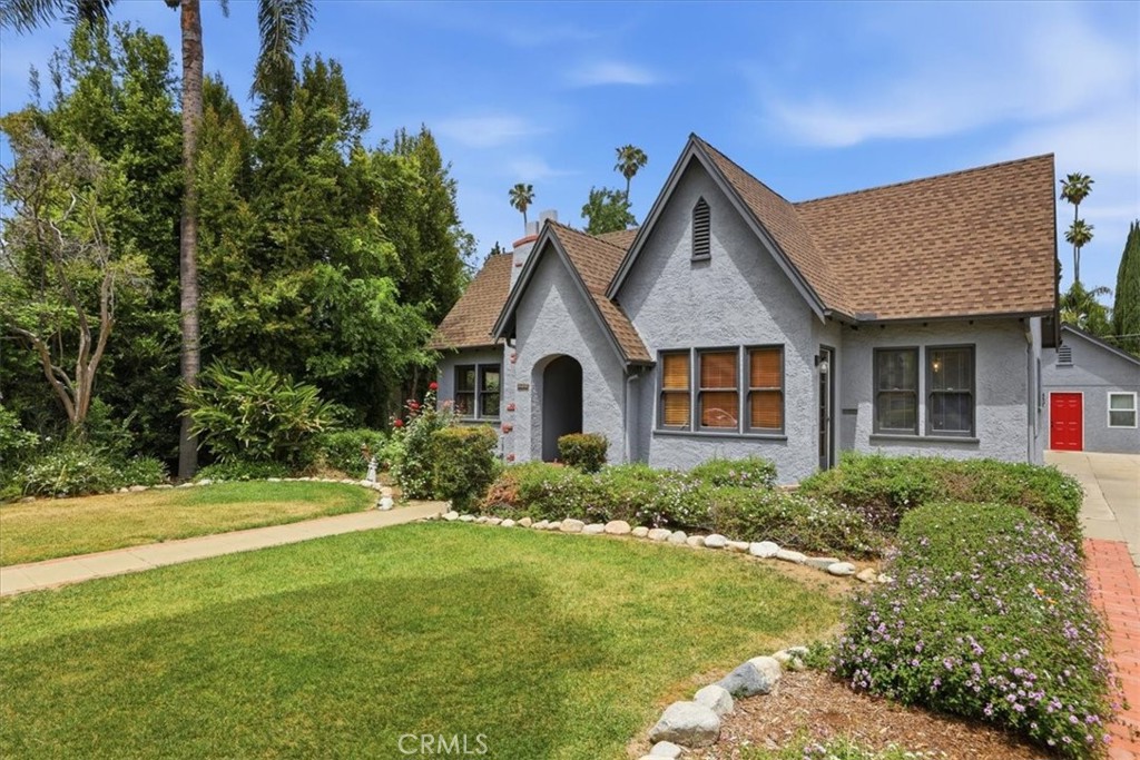 3589 Castle Reagh Property Photo 6