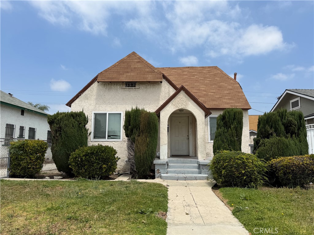1017 W 73rd Property Photo