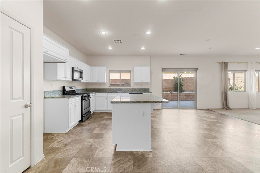 16774 Cherry Tree Lane Property Photo 4