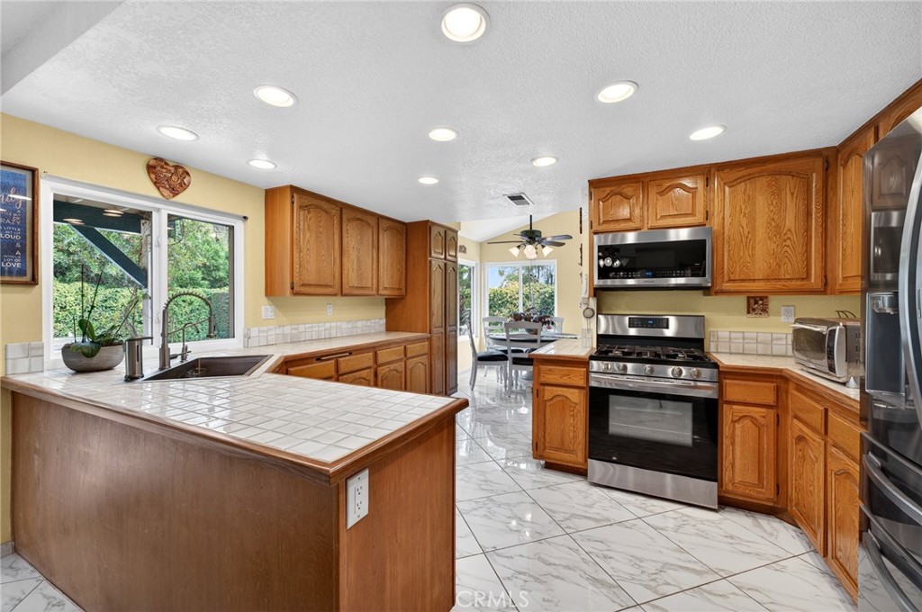 17347 Northlake Property Photo 6