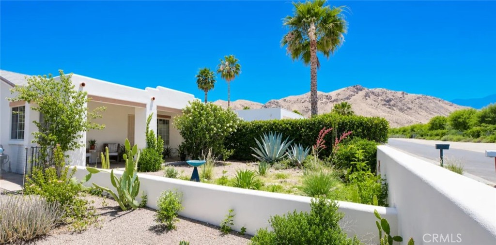 1932 S Barona Property Photo 1