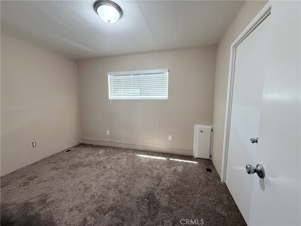 2205 W Acacia 200 Property Photo 9