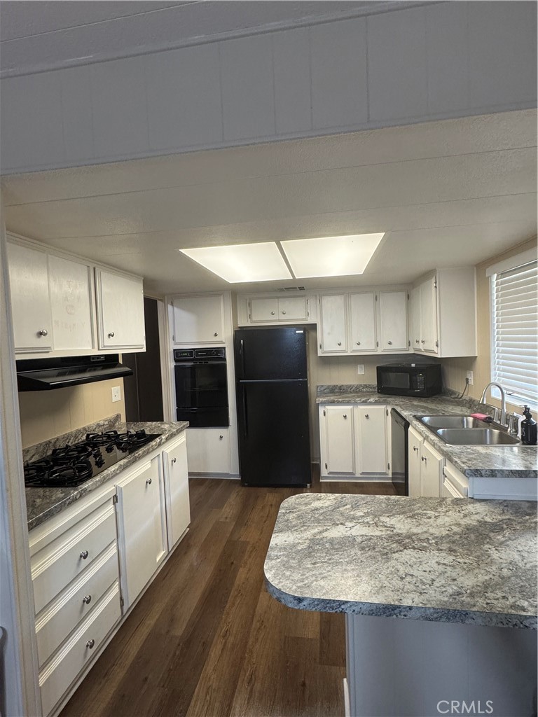 2205 W Acacia 200 Property Photo 12