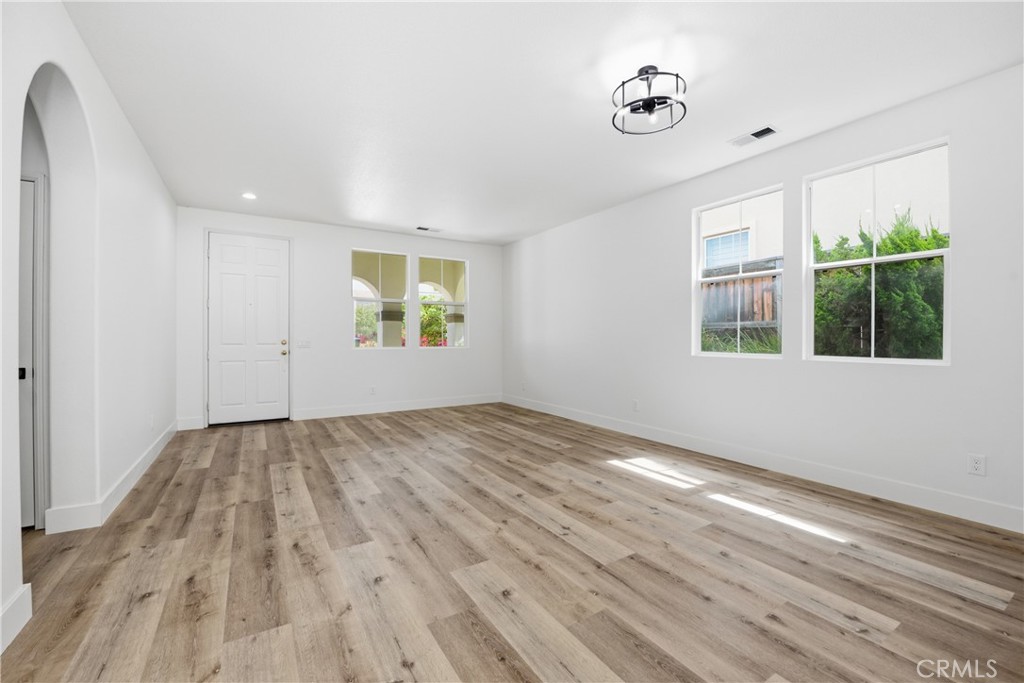 5177 Bluegrass Way Property Photo 5