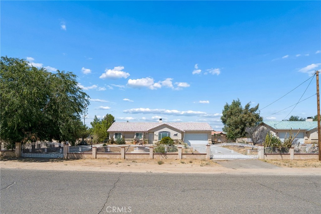 11906 Apatite Avenue Property Photo 2