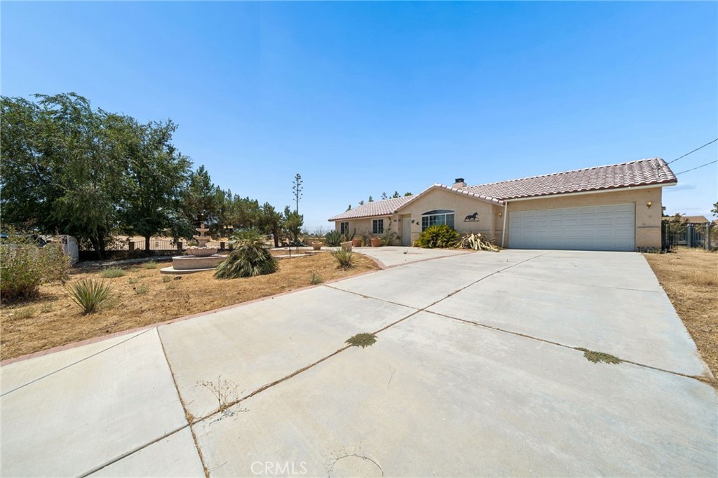 11906 Apatite Avenue Property Photo 9