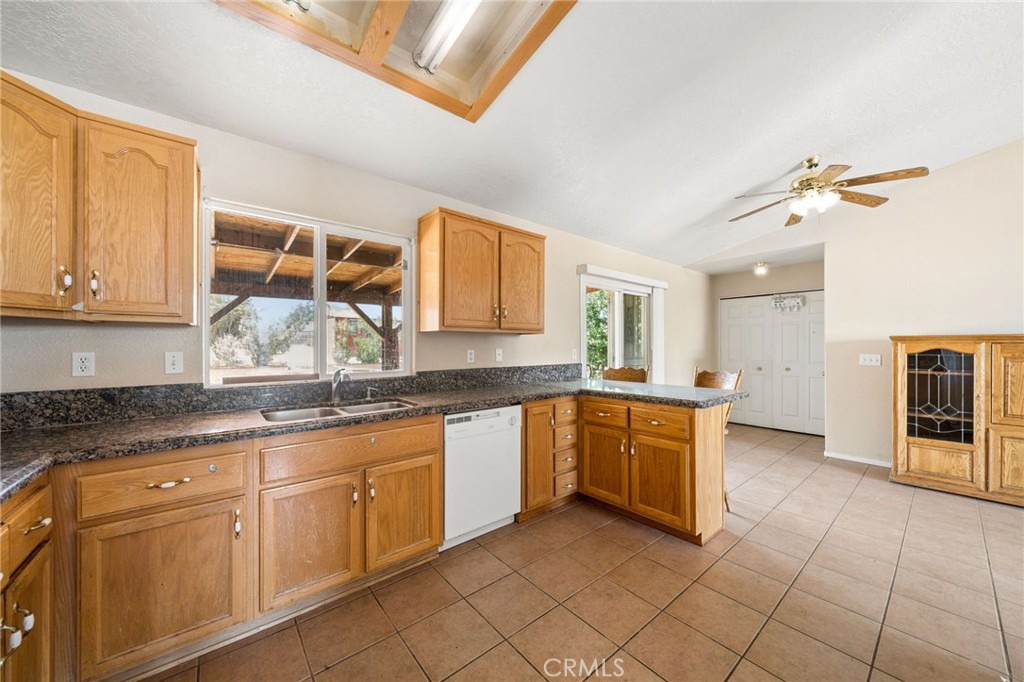 11906 Apatite Avenue Property Photo 27