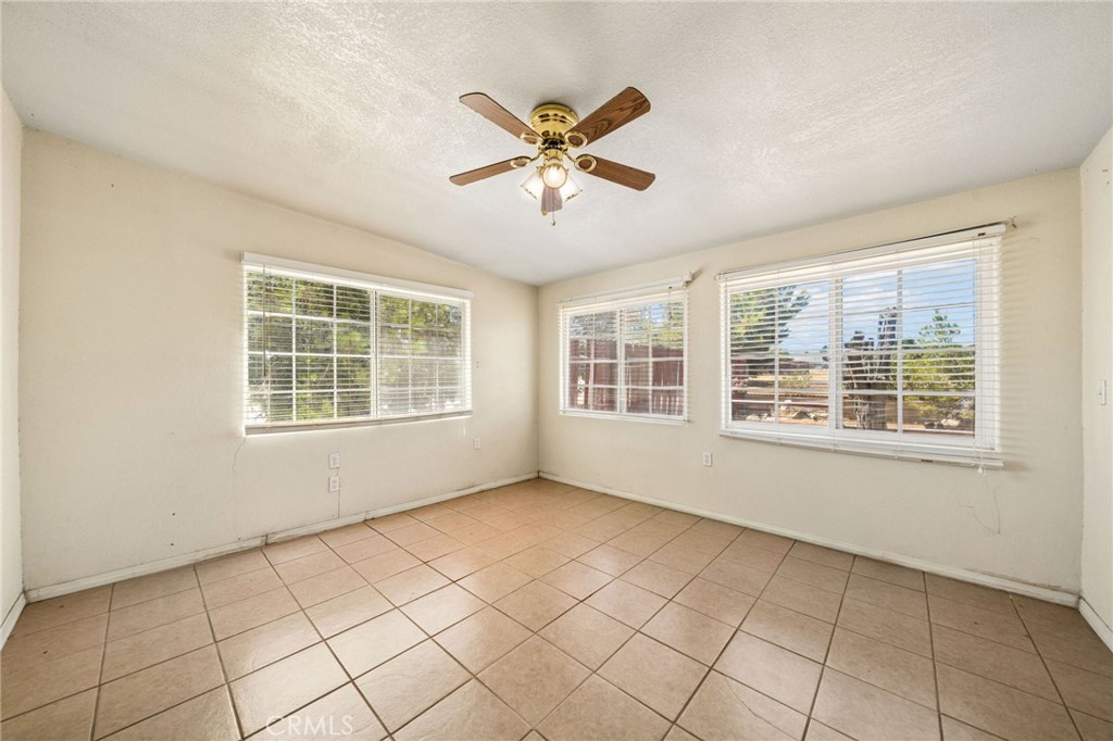 11906 Apatite Avenue Property Photo 44