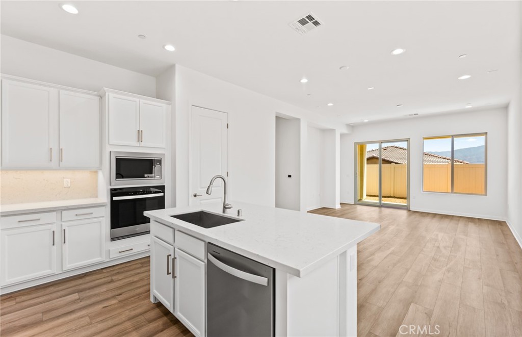 23676 Shoal Drive Property Photo 6