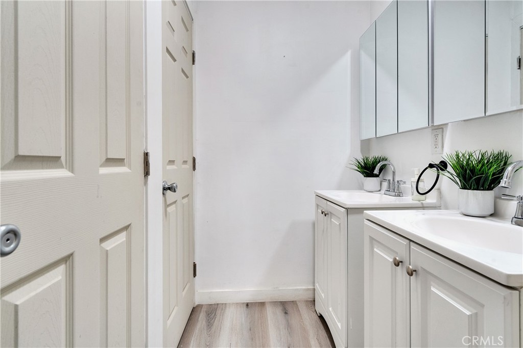 6413 S Vermont Property Photo 8