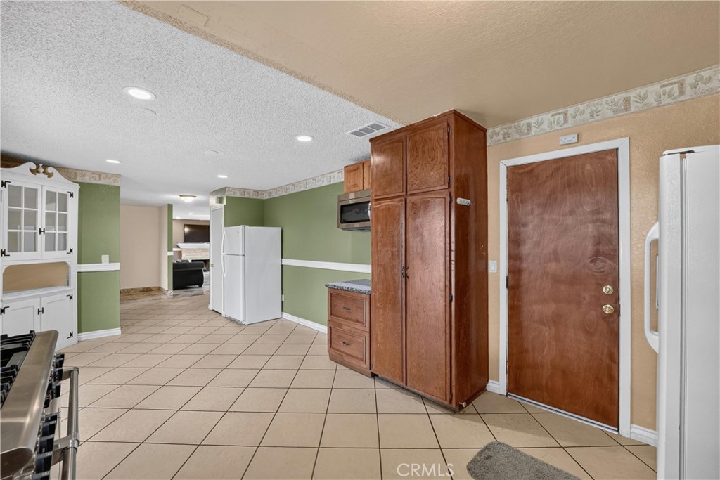 24251 Brodiaea Property Photo 10