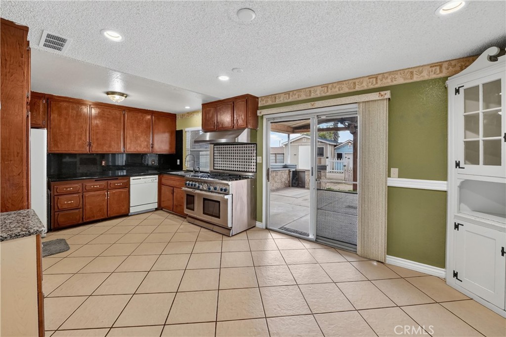 24251 Brodiaea Property Photo 16