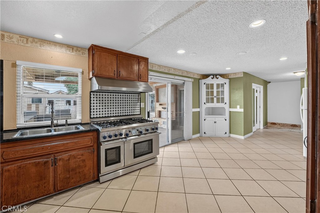 24251 Brodiaea Property Photo 19