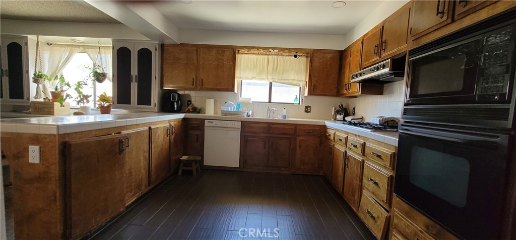 26820 Oxford Court Property Photo 10