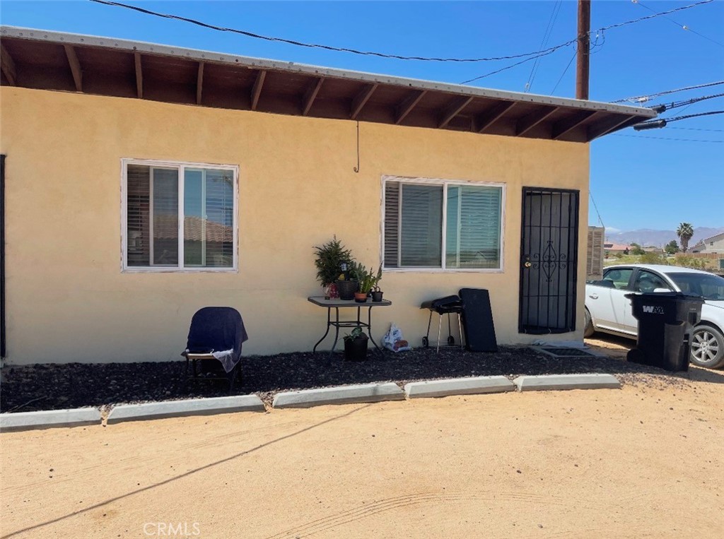 9389 N Loop Boulevard Property Photo 1