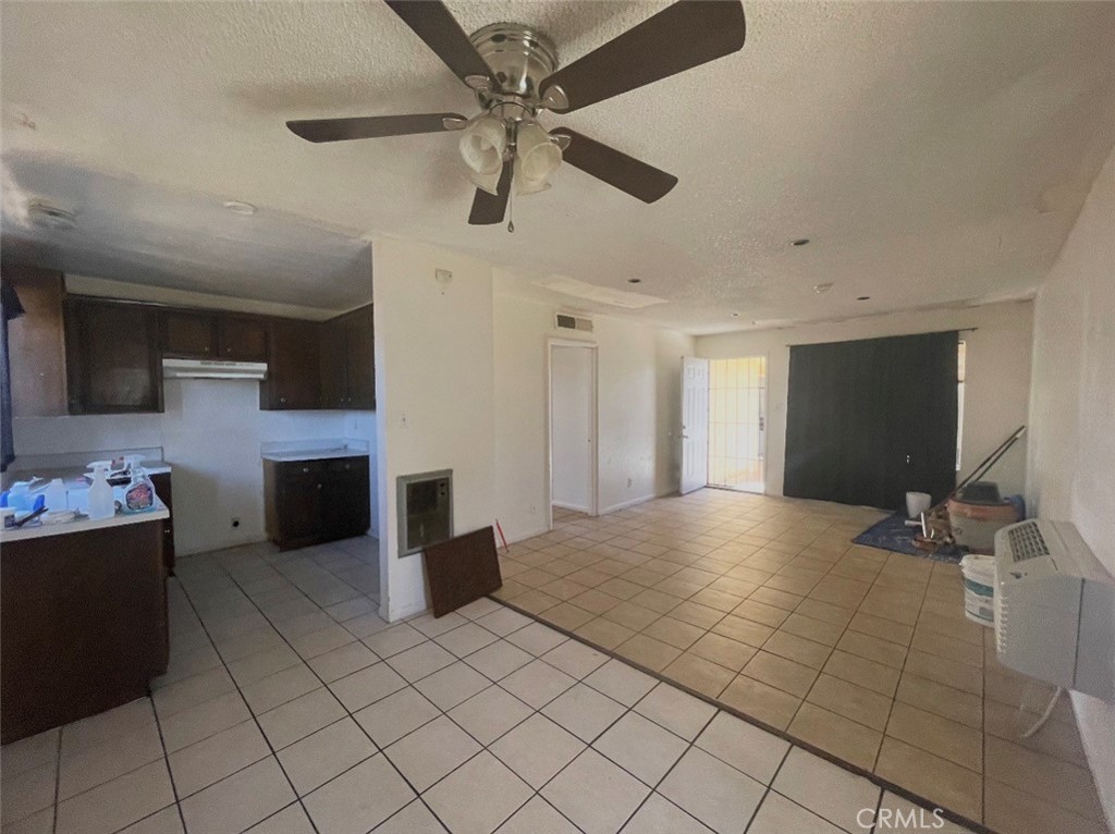 9389 N Loop Boulevard Property Photo 4
