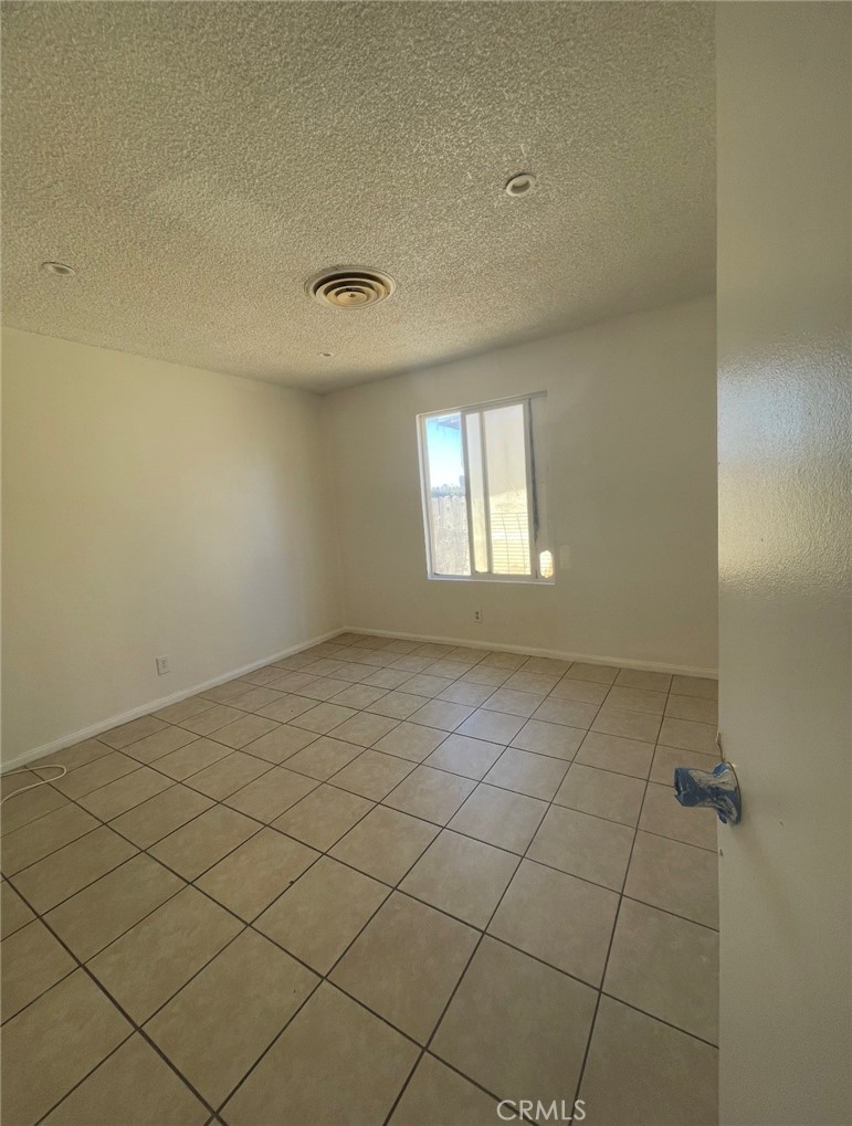 9389 N Loop Boulevard Property Photo 7