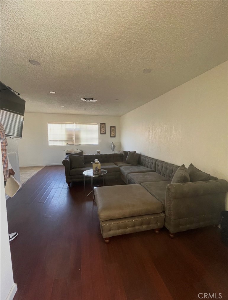 9389 N Loop Boulevard Property Photo 12