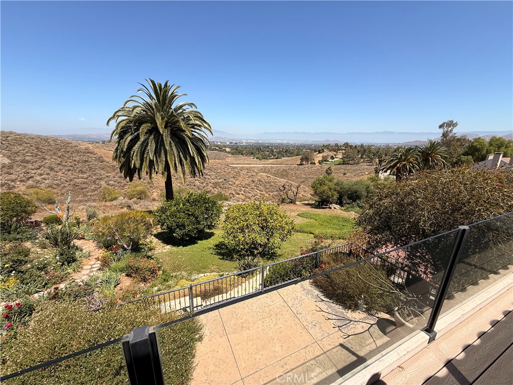 2235 El Capitan Property Photo 4